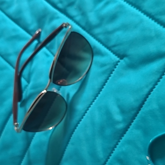 Far West swimsuit and sunglasses - Picture 5 of 7